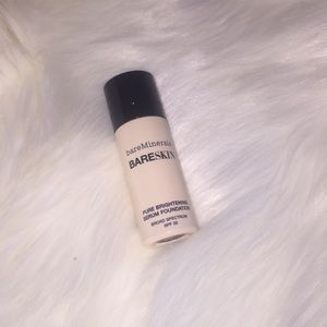 bareMinerals Brightening Serum Foundation